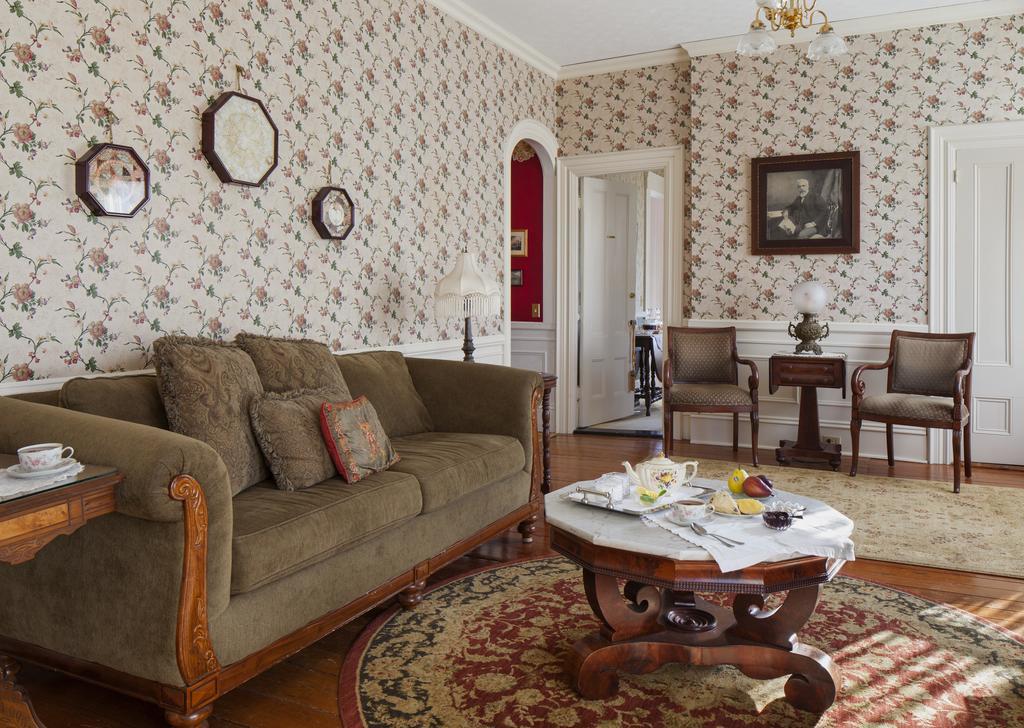 Isaiah Jones Homestead Bed And Breakfast サンドイッチ エクステリア 写真