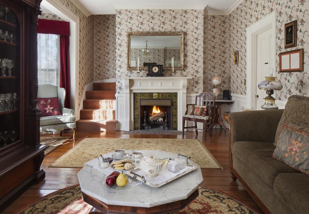 Isaiah Jones Homestead Bed And Breakfast サンドイッチ エクステリア 写真