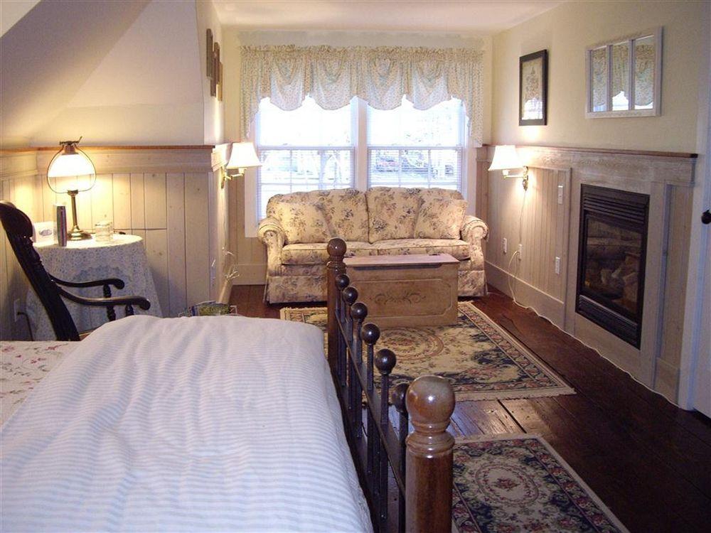 Isaiah Jones Homestead Bed And Breakfast サンドイッチ エクステリア 写真