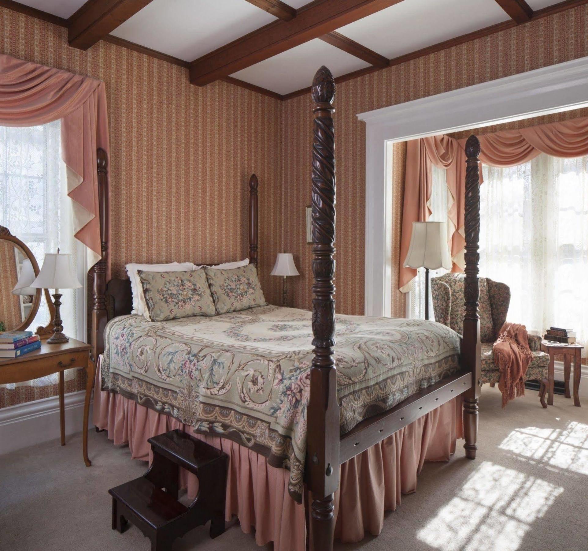 Isaiah Jones Homestead Bed And Breakfast サンドイッチ エクステリア 写真