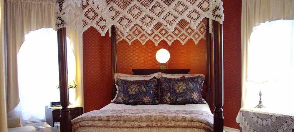 Isaiah Jones Homestead Bed And Breakfast サンドイッチ エクステリア 写真